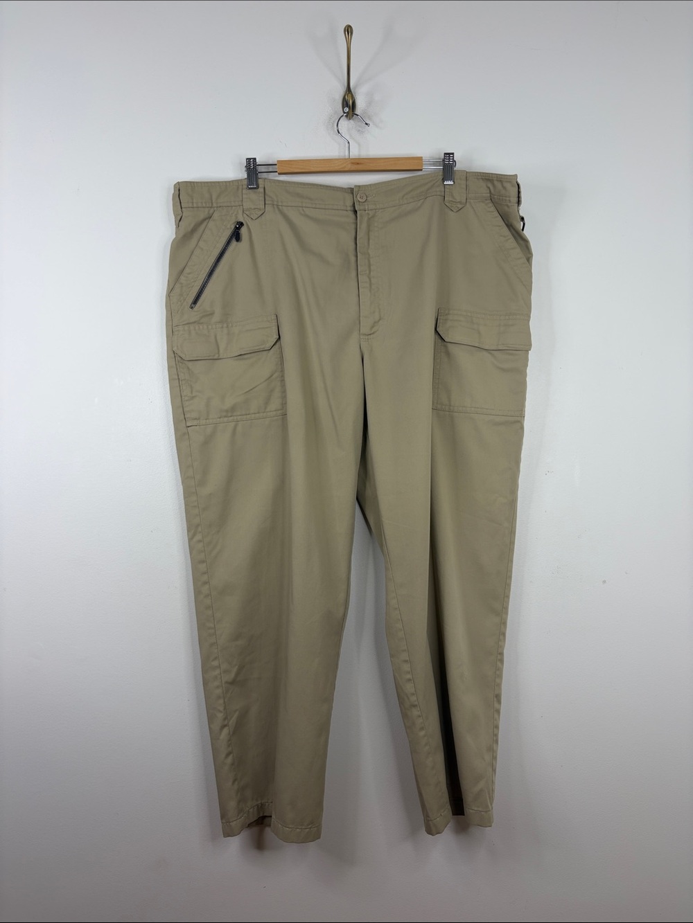 Tilley Pants Mens 46 x 28 Beige Cotton Blend Cargo Straight Leg Made in Canada